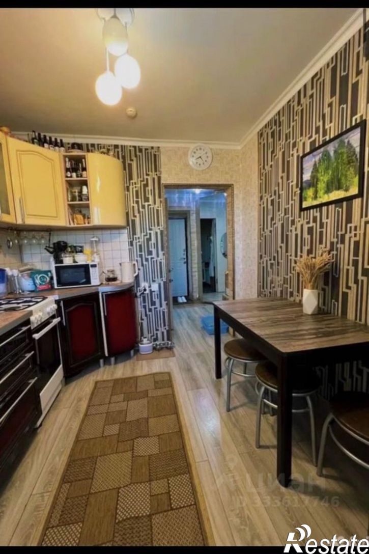 2-комн квартира Революционная улица, 31,  д. 31