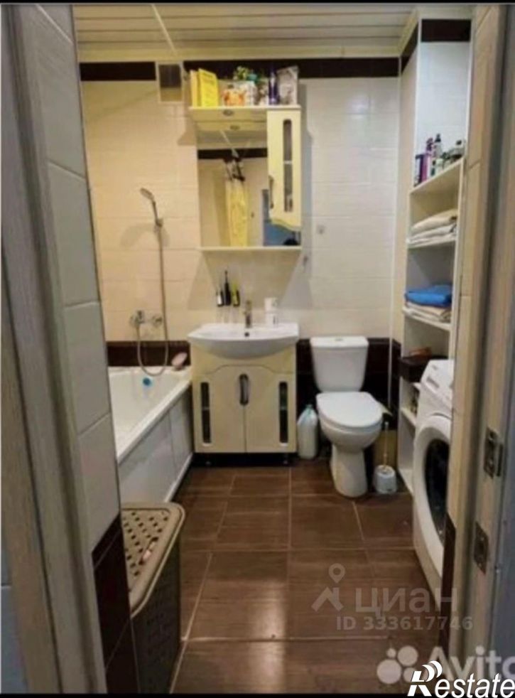 2-комн квартира Революционная улица, 31,  д. 31