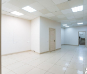 торговое помещение 55 кв м улица Комарова, 8