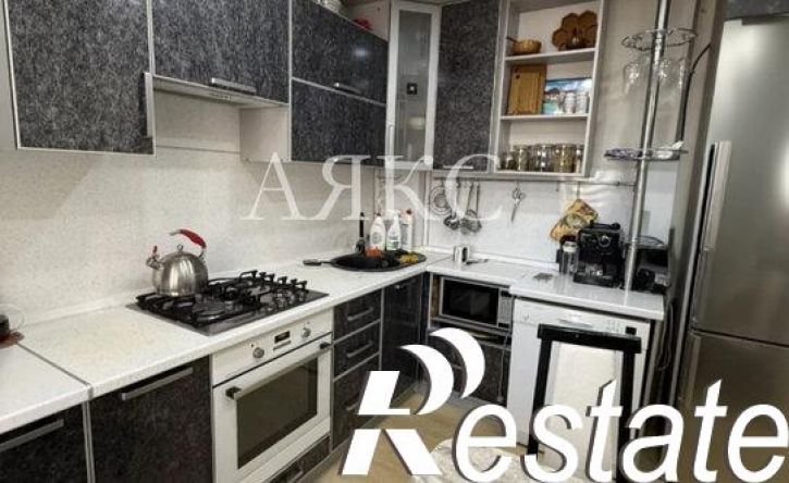 3-комн квартира Стахановская улица, 26,  д. 26