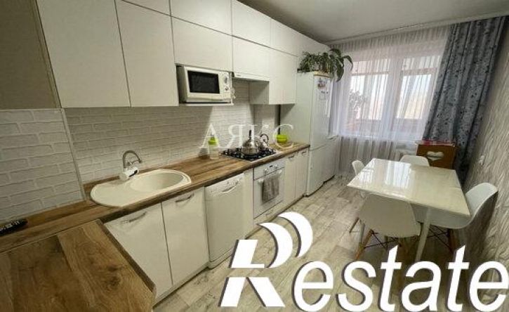 3-комн квартира Стахановская улица, 8,  д. 8