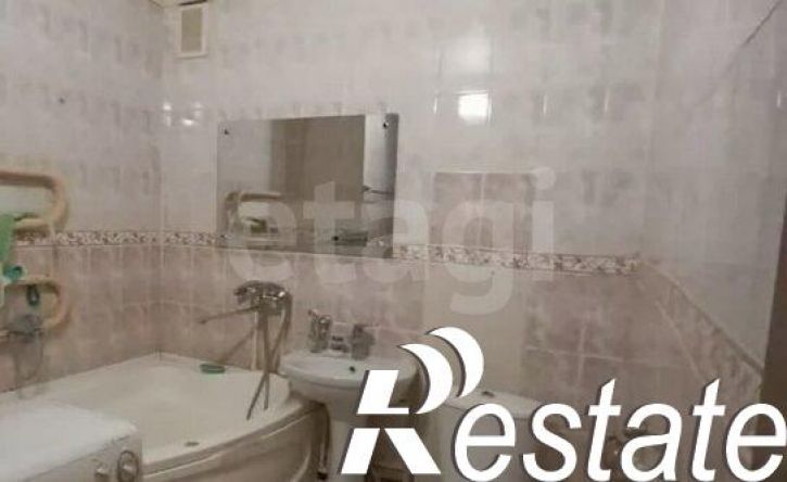 4-комн квартира улица Чкалова, 33,  д. 33