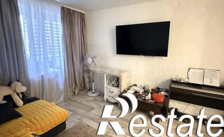 1-комн квартира улица Космонавтов, 10,  д. 10