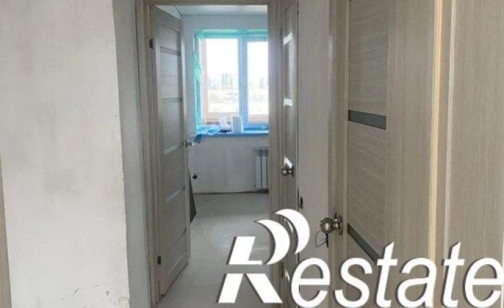 4-комн квартира улица Космонавтов, 8,  д. 8