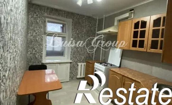 3-комн квартира улица Комарова, 2,  д. 2